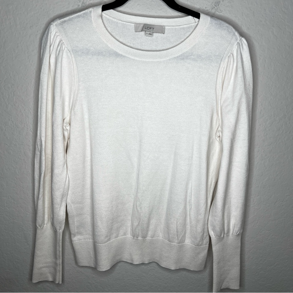 LOFT Women's Cream Long Sleeve Knitโ Sweater Size Medium